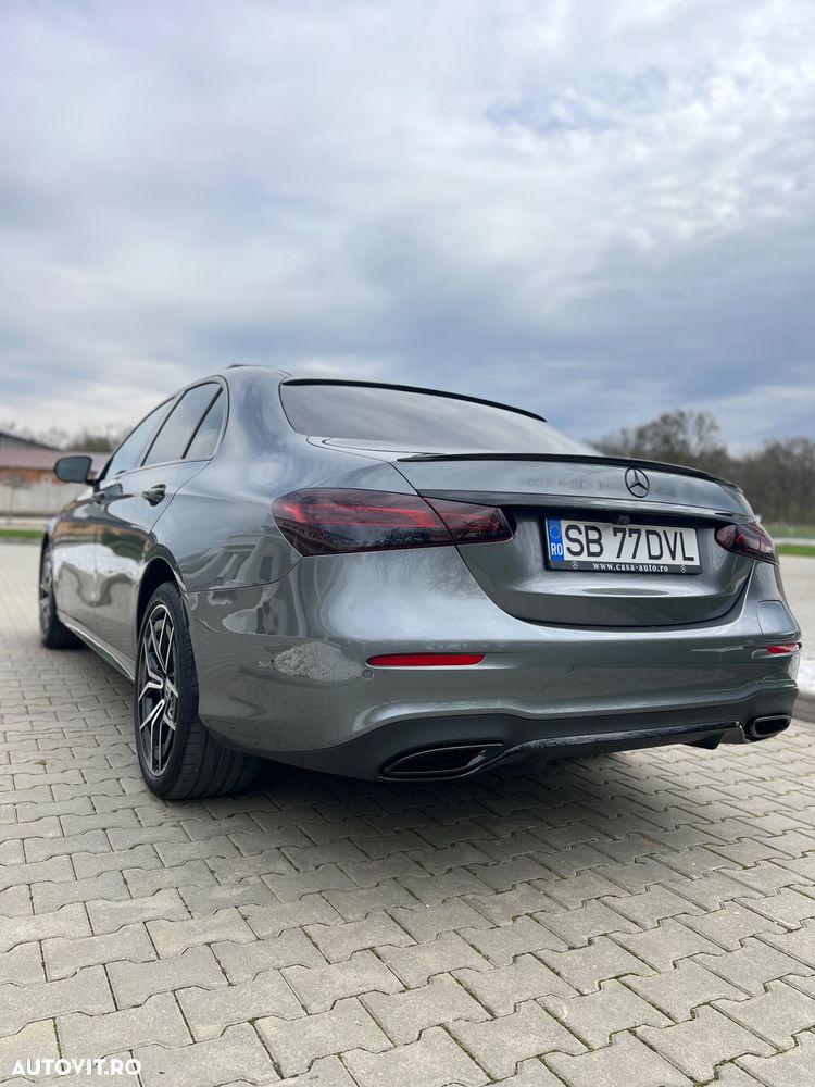 Mercedes-Benz E 300 4MATIC Aut. - 22