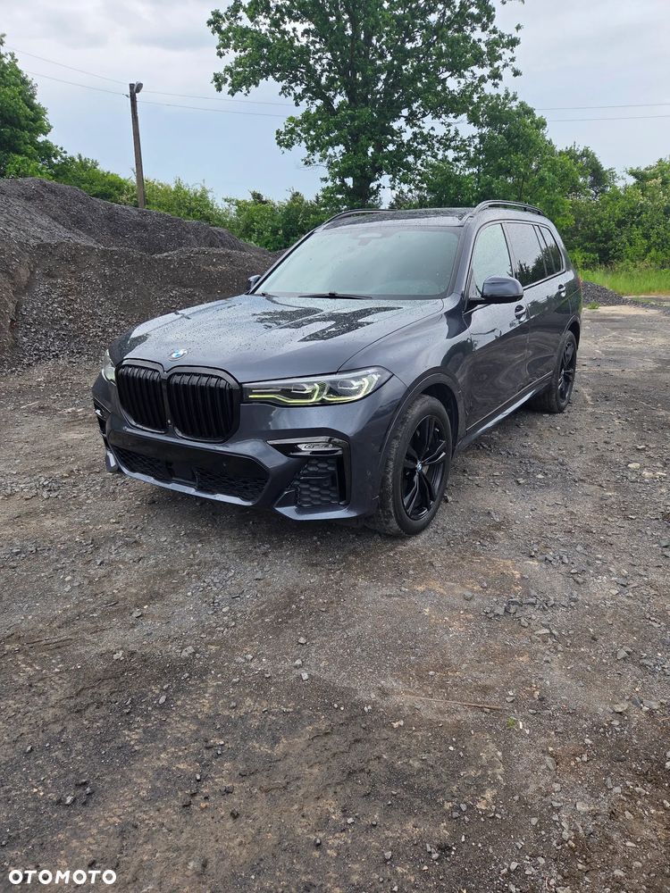 BMW X7 M50i - 4