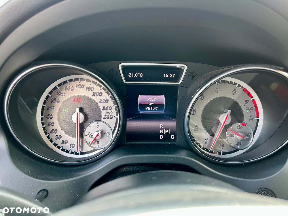 Mercedes-Benz GLA - 18