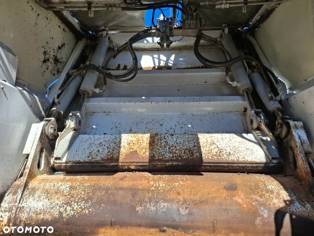 Mercedes-Benz Econic 1830 Śmieciarka FAUN VR5 LEV Euro 6 Zawieszenie Poduszki Światła Dzienne LED 4 Miejsca Tempomat - 14