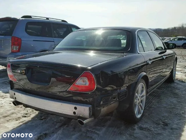 Jaguar XJR 4.2 - 39