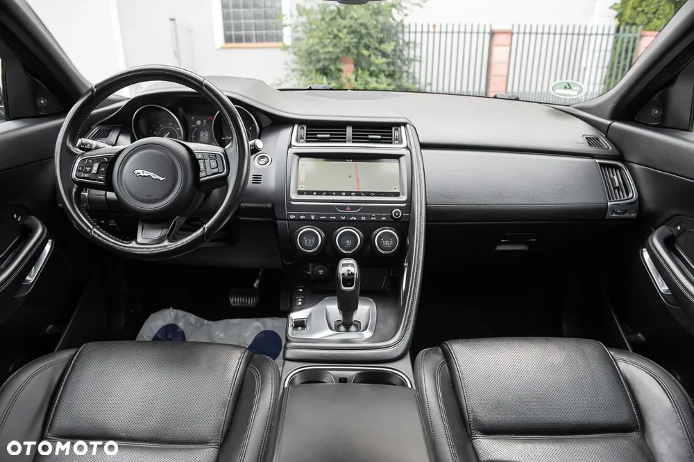 Jaguar E-Pace D180 AWD R-Dynamic SE - 29