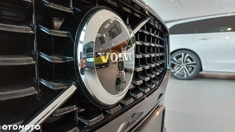 Volvo V60 B4 B Plus Dark - 19