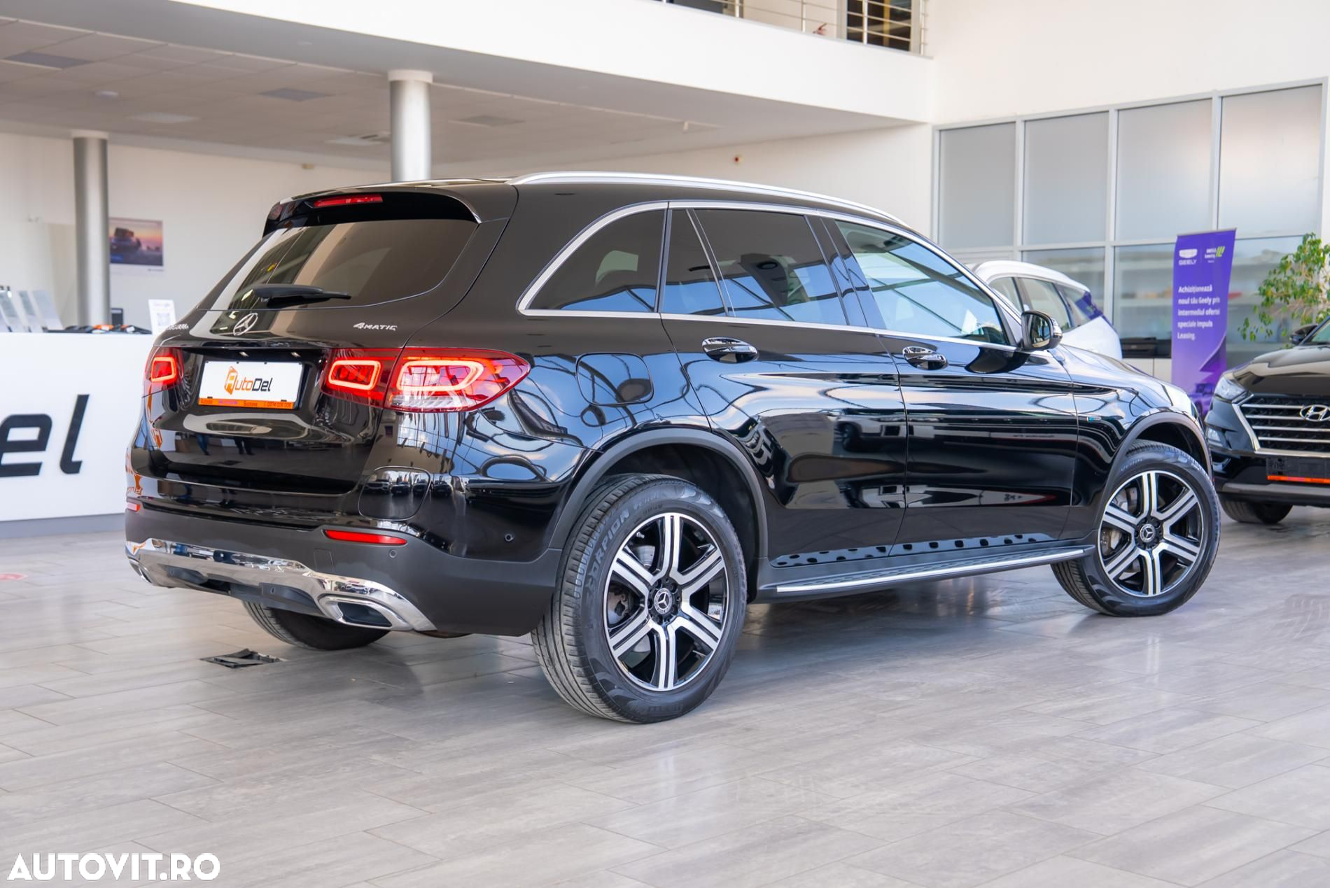 Mercedes-Benz GLC 300 e 4Matic 9G-TRONIC - 4