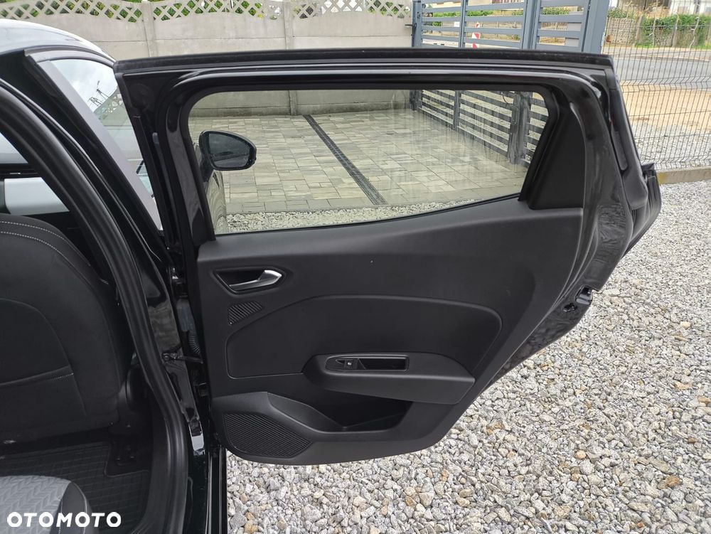 Renault Clio - 23