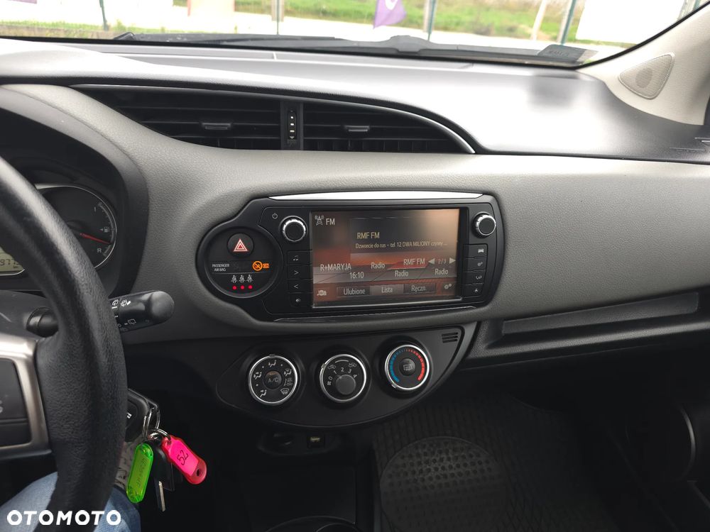 Toyota Yaris 1.33 Premium EU6 - 24