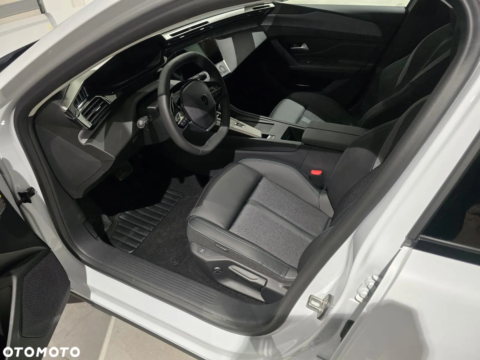 Peugeot 408 1.2 PureTech Allure S&S EAT8 - 10