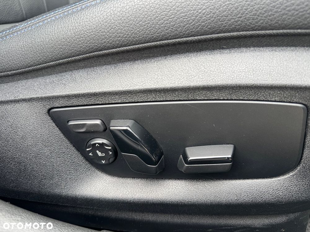 BMW Seria 5 530d xDrive Sport Line - 25