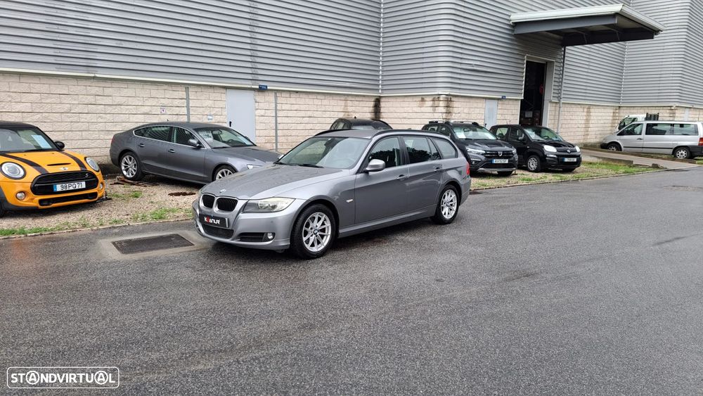 BMW 320 d Touring LifeStyle Auto - 10