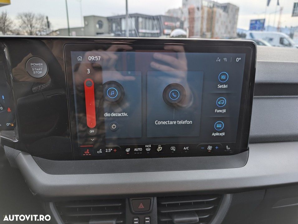 Ford Transit Courier - 13