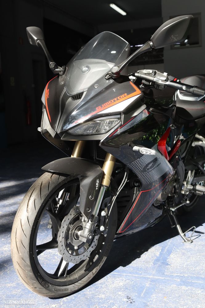 QJ Motor SRK 125R - 5