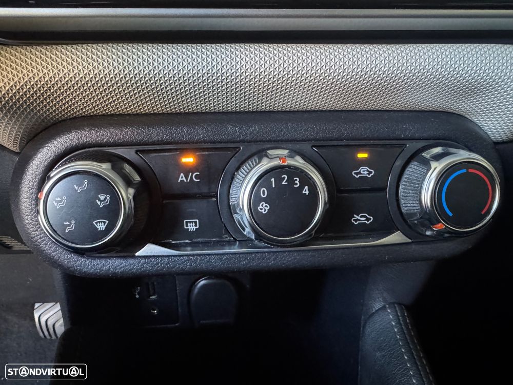 Nissan Micra 1.0 Acenta - 17