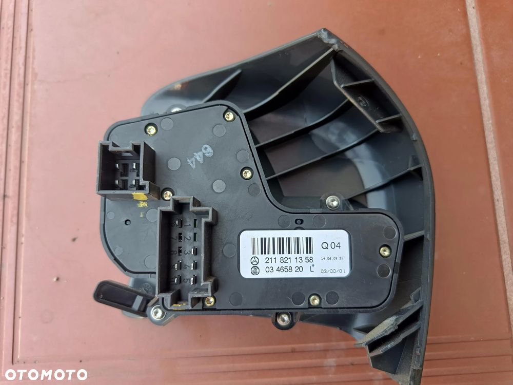 MERCEDES W211 PANEL STEROWANIA FOTELA LEWEGO 2118211358 - 2