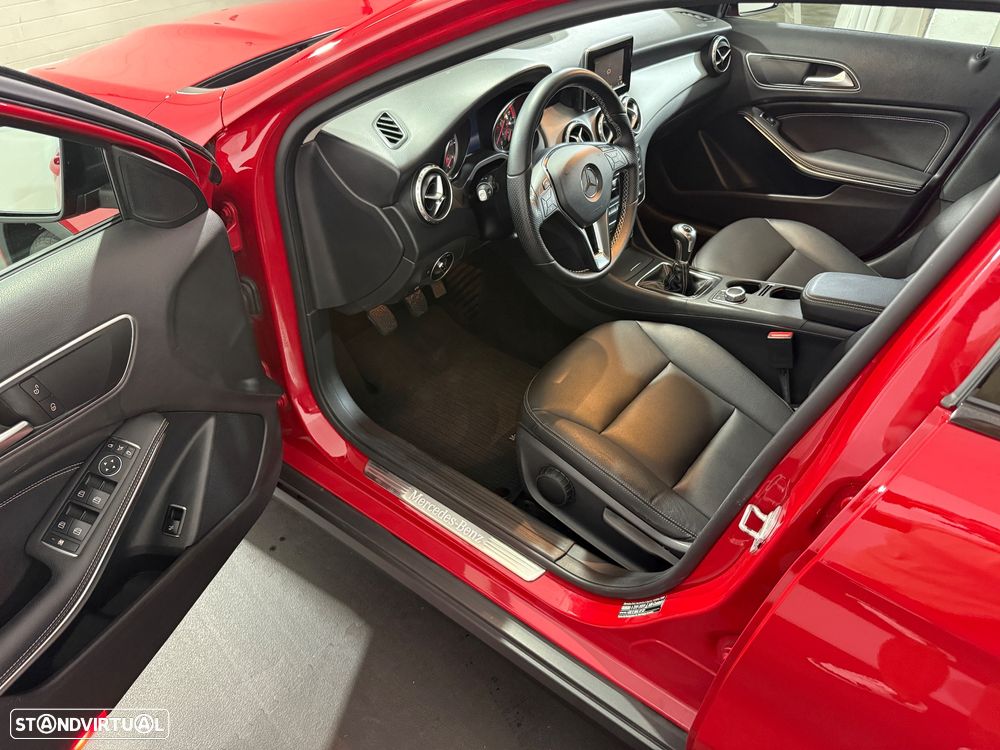 Mercedes-Benz GLA 180 d AMG Line - 13