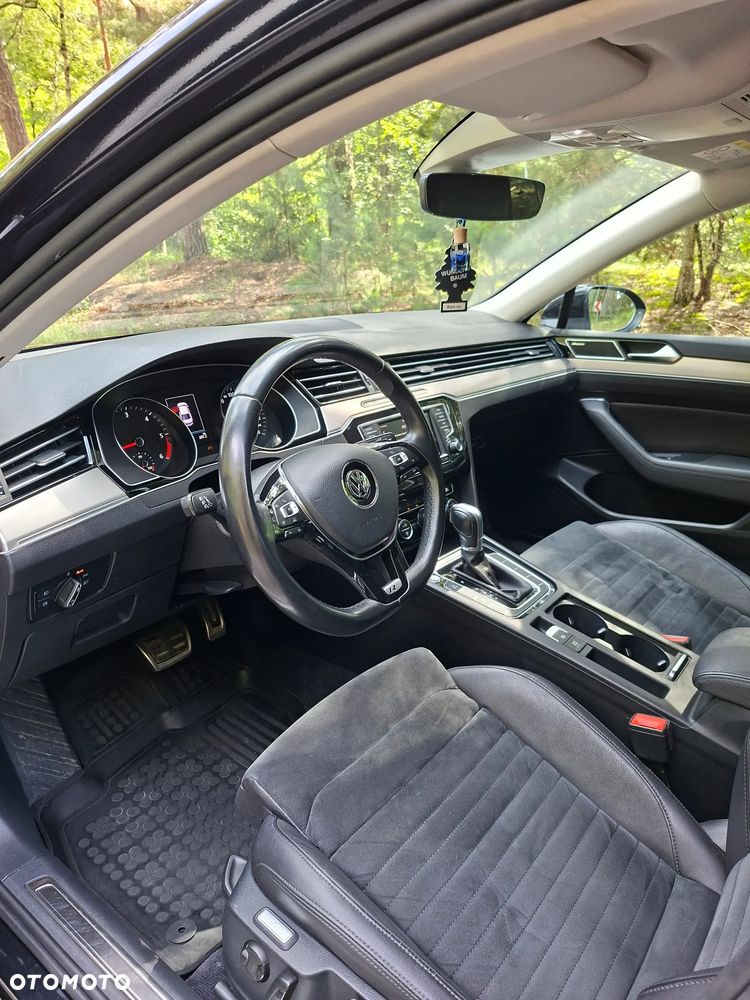Volkswagen Passat - 12