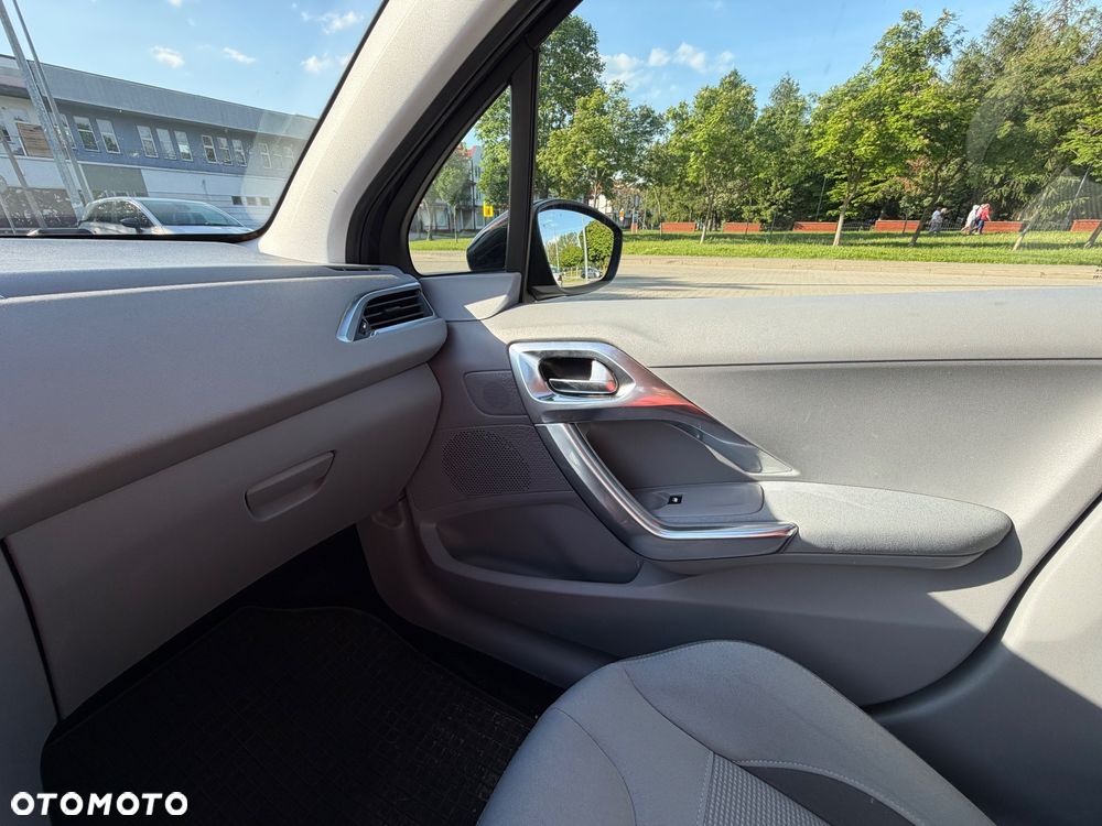 Peugeot 208 1.4 VTi Allure - 6