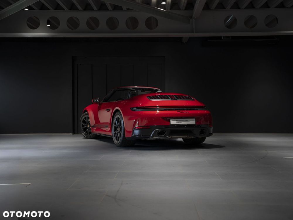 Porsche 911 Carrera - 2