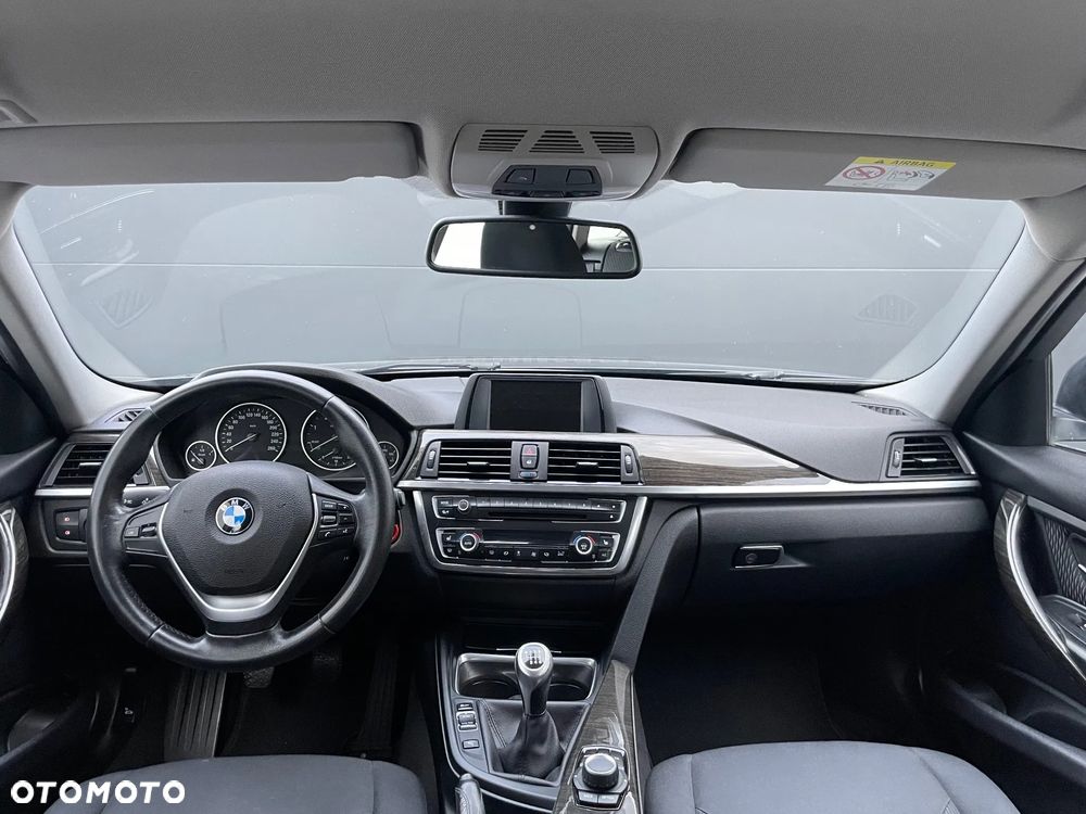 BMW Seria 3 318d Blue Performance Luxury Line - 16