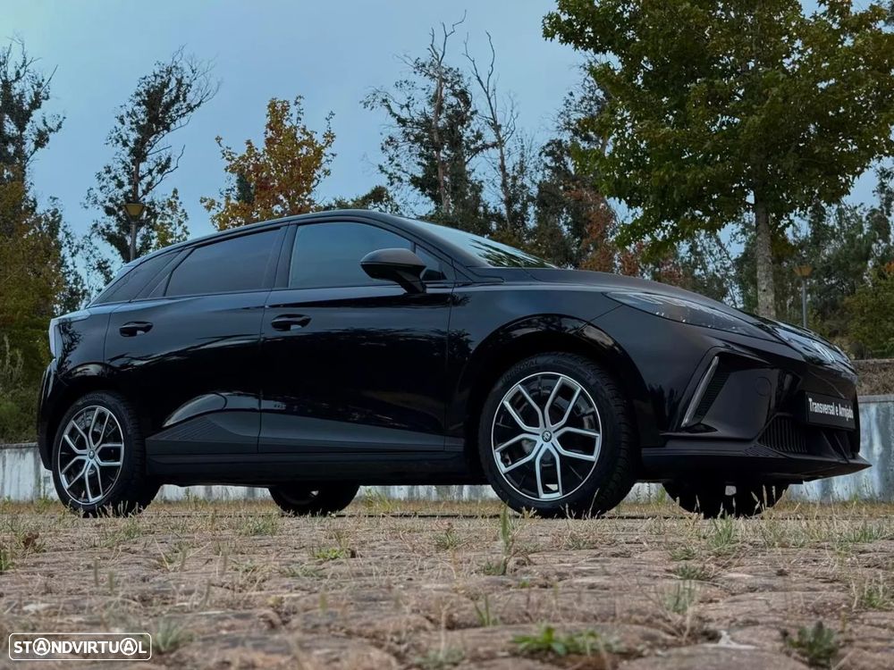MG MG4 64 kWh Luxury - 24