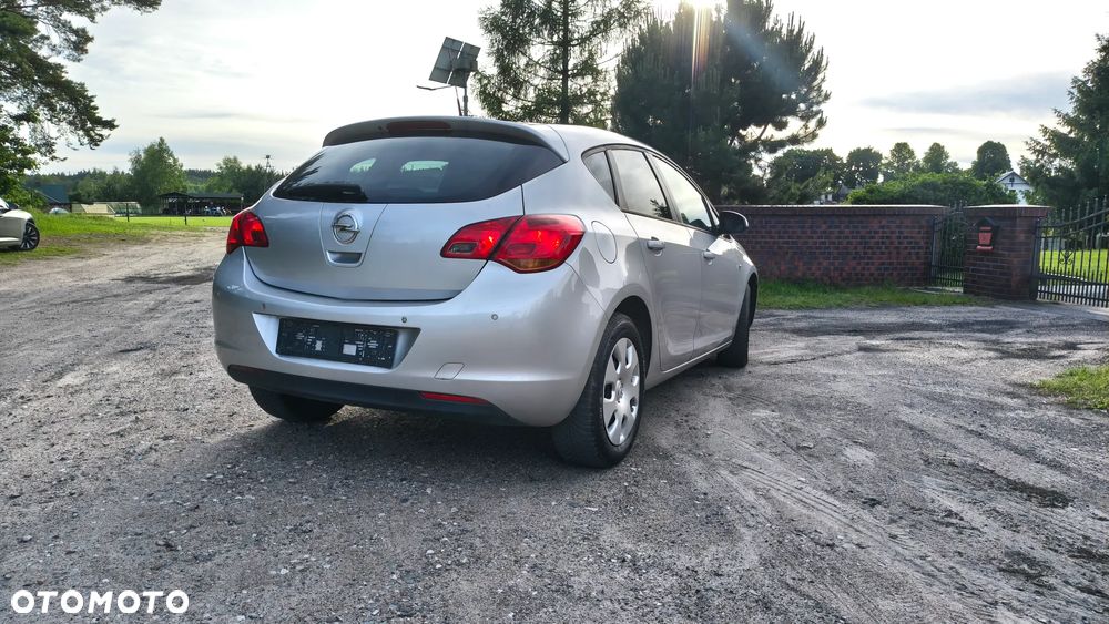 Opel Astra 1.6 Automatik Selection - 9