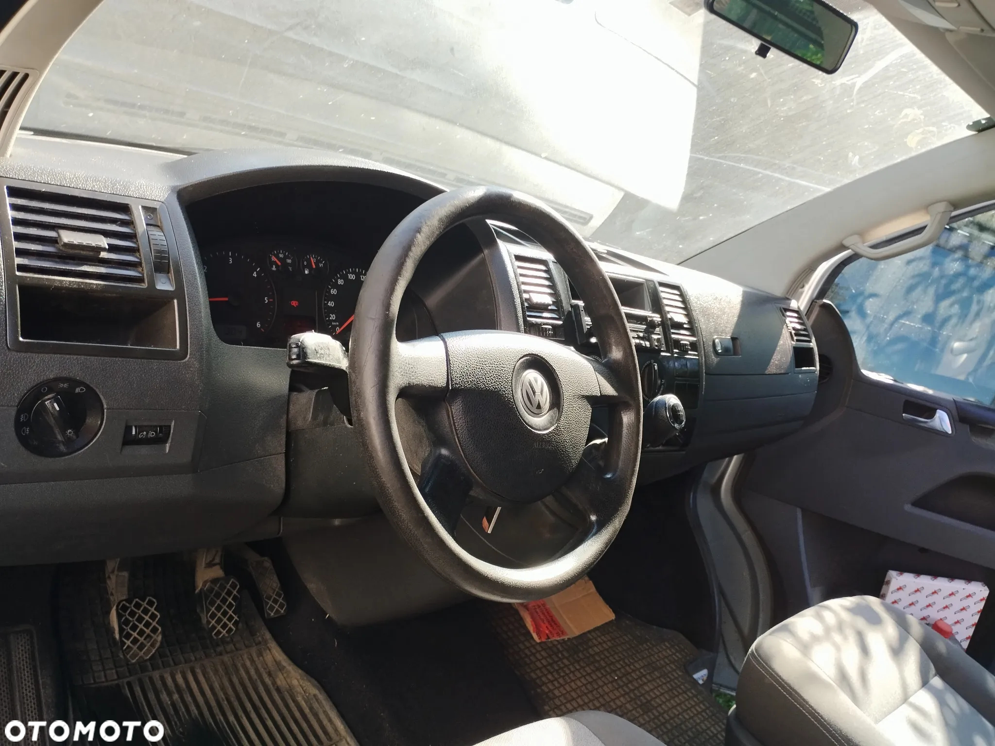 Volkswagen Multivan - 11