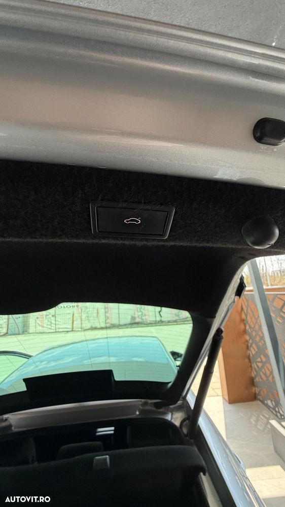 Skoda Octavia 2.0 TSI DSG RS - 10