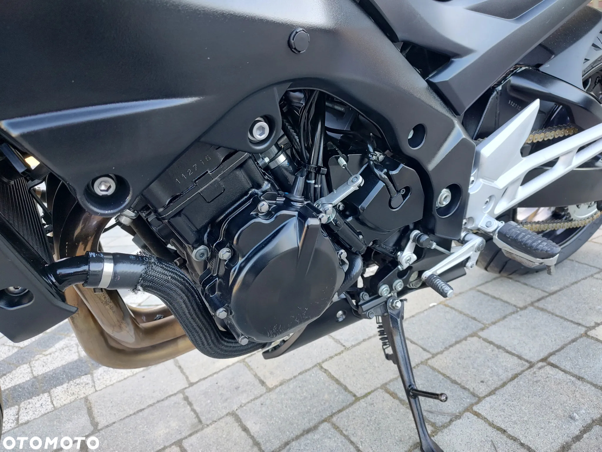 Suzuki GSR - 11