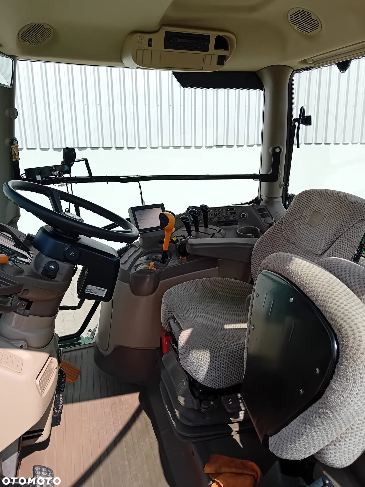 John Deere 6120R - 11