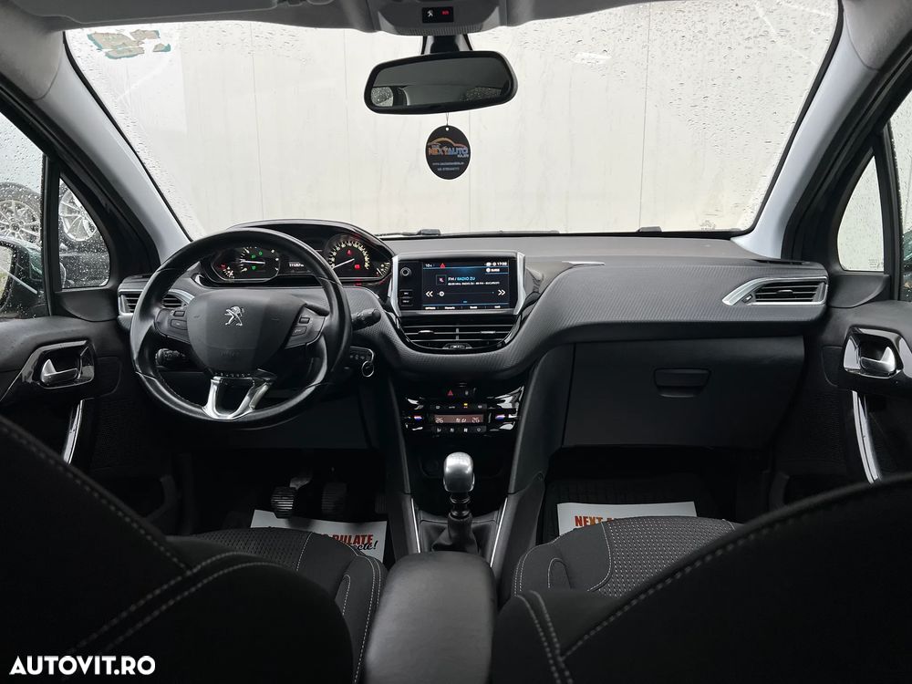 Peugeot 208 PureTech 110 Stop & Start Allure - 9
