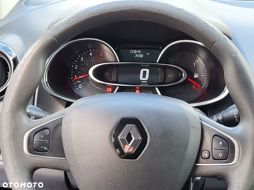 Renault Clio - 23
