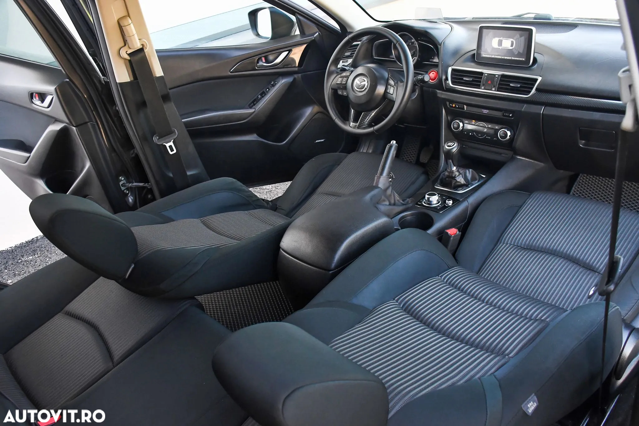 Mazda 3 - 8