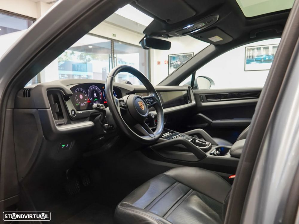 Porsche Cayenne Coupé E-Hybrid - 17