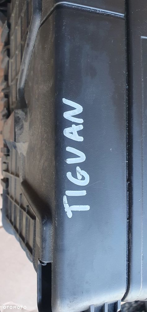 Obudowa podstawa akumulatora VW Tiguan I Lift 3C0915443A 3C0915335 - 12