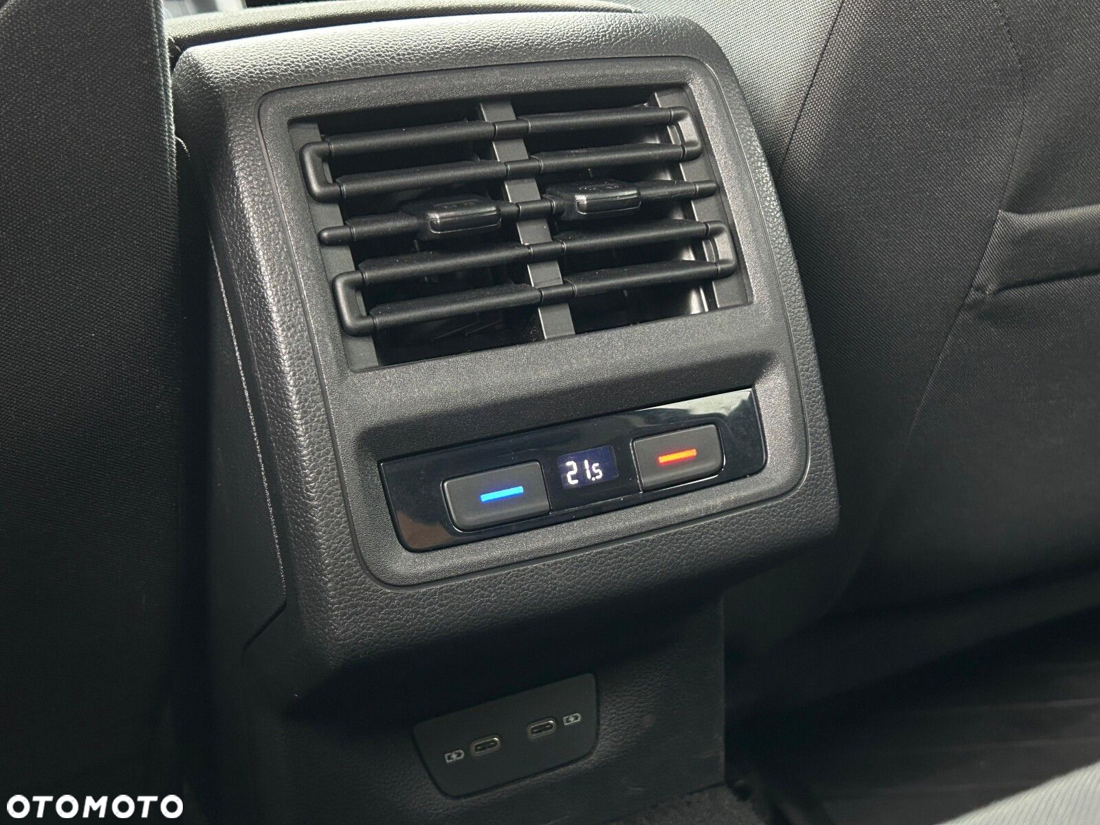 Volkswagen Golf VIII 1.5 TSI EVO Life - 35