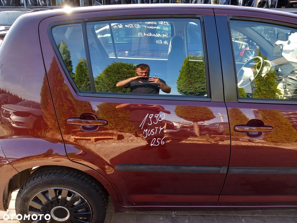 SUBARU JUSTY DRZWI PRAWE TYLNE PRAWY TYŁ KOLOR: R56