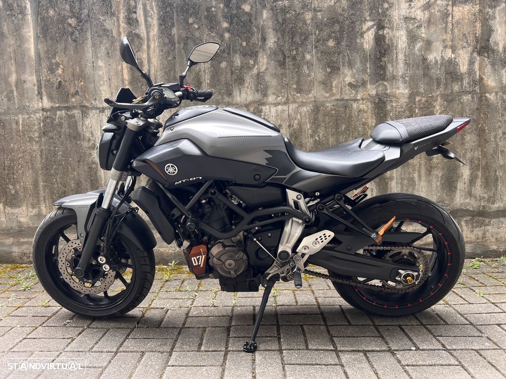 Yamaha MT-07 - 10