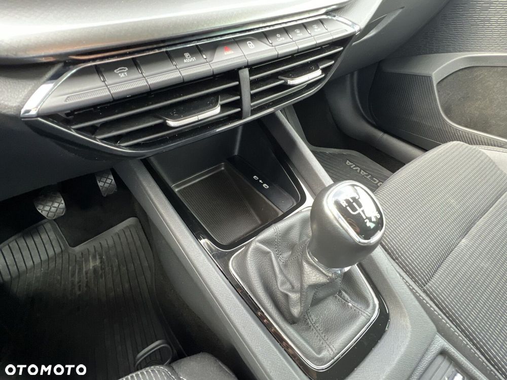 Skoda Octavia 1.5 TSI ACT Ambition - 17