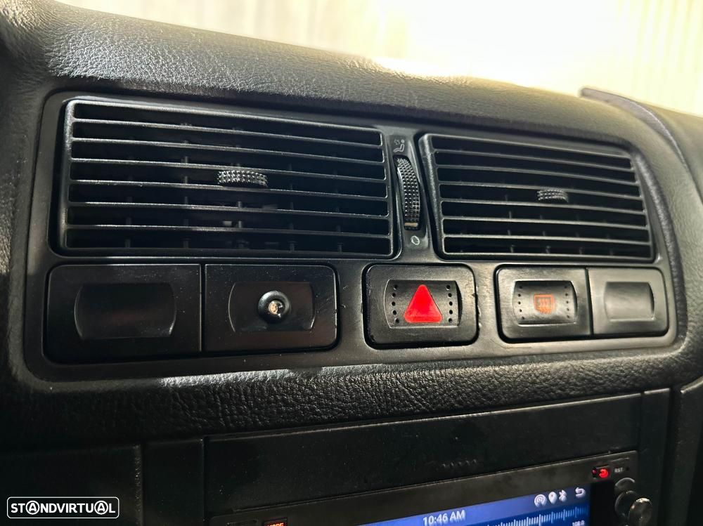 VW Golf 1.9 TDi 25 Anos - 39