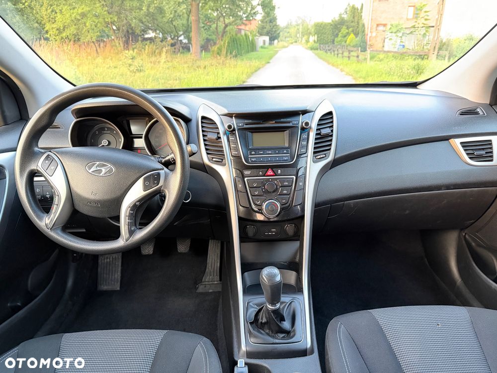 Hyundai i30 1.6 D GO - 27