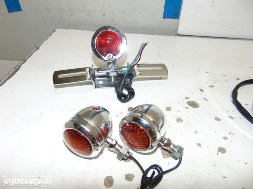 Carros antigos e motas farolins - 2