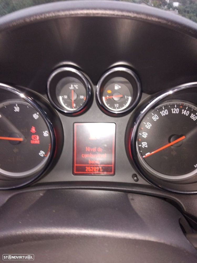 Opel Astra Sports Tourer - 13