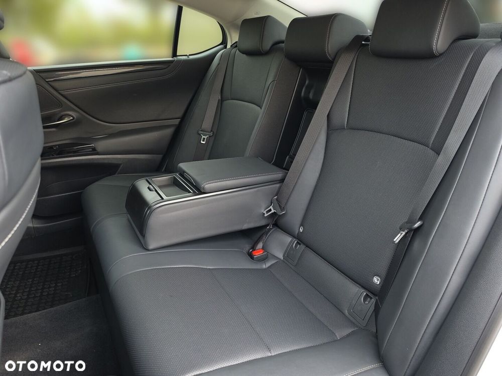 Lexus ES 300h Business Edition - 33