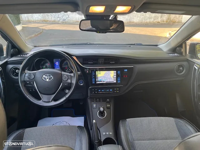 Toyota Auris 1.8 HSD Exclusive +TSS+Navi - 10
