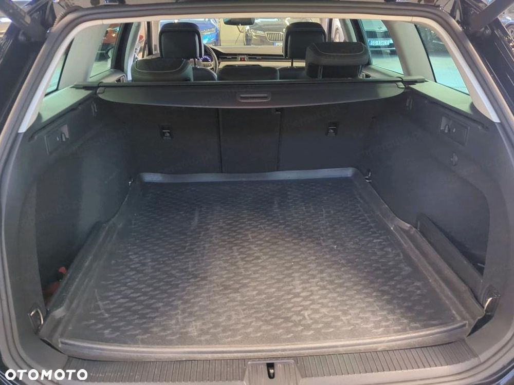 Volkswagen Passat 2.0 TSI Elegance DSG - 12