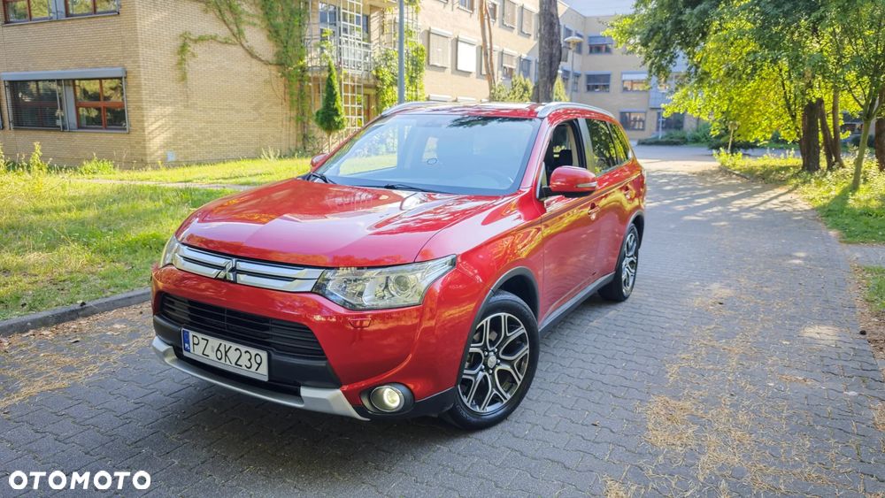 Mitsubishi Outlander 2.0 Instyle Navi 4WD CVT - 2