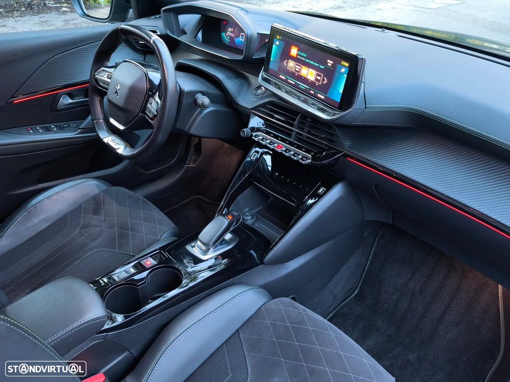 Peugeot e-208 GT - 8