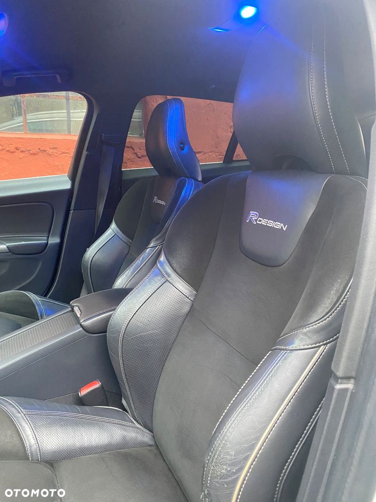 Volvo V60 D4 Geartronic Momentum - 14