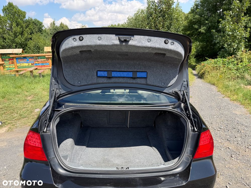 BMW Seria 3 318d DPF - 18