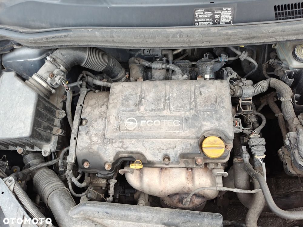 Opel Corsa 1.2 16V Cosmo - 9