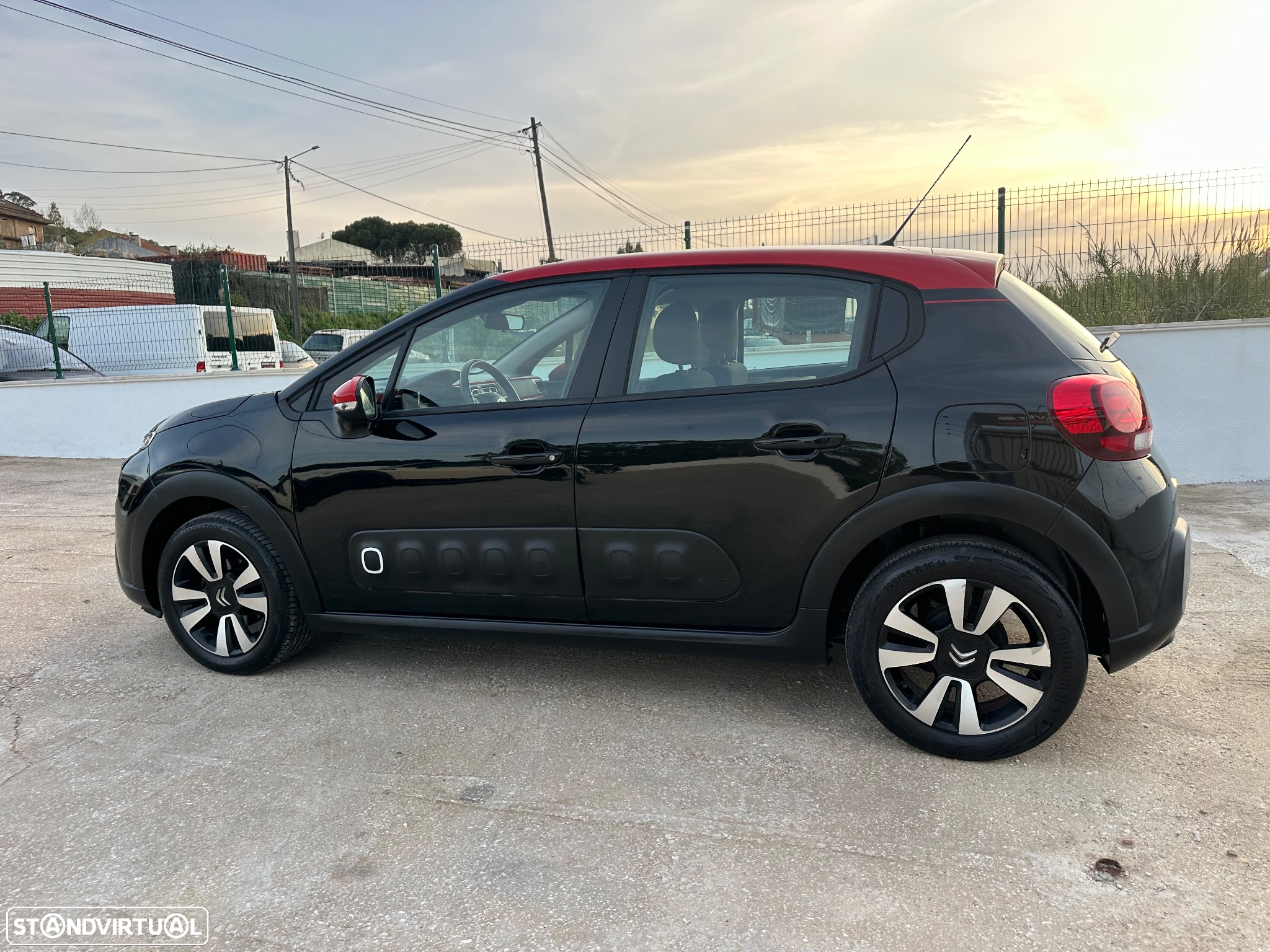 Citroën C3 1.2 PureTech Shine - 36